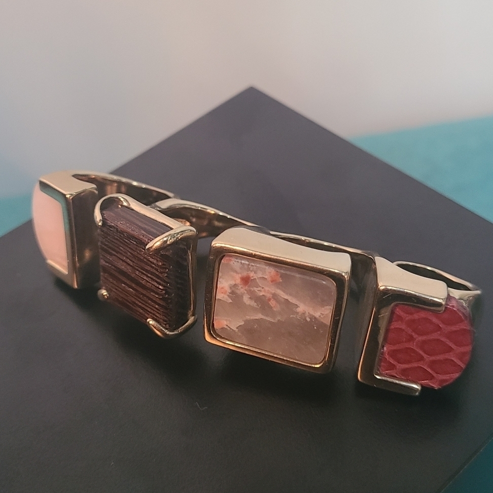 Nina Ricci 4 Finger Ring